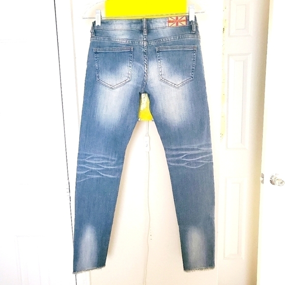 Machine | Distressed Skinny Jean - Picture 5 of 10